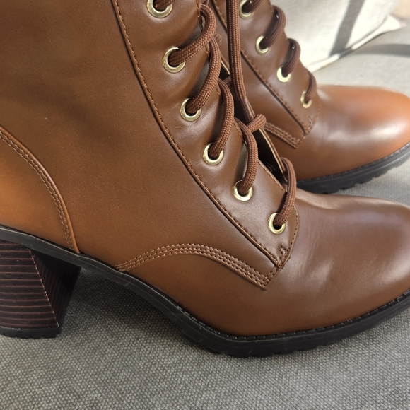 Tommy Hilfiger Block Heel Booties - Picture 3 of 9